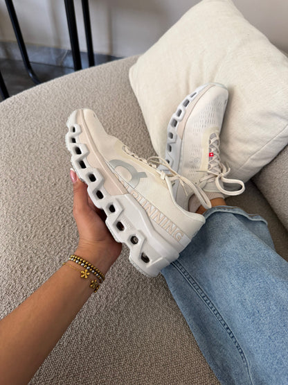 On cloud Monster Beige