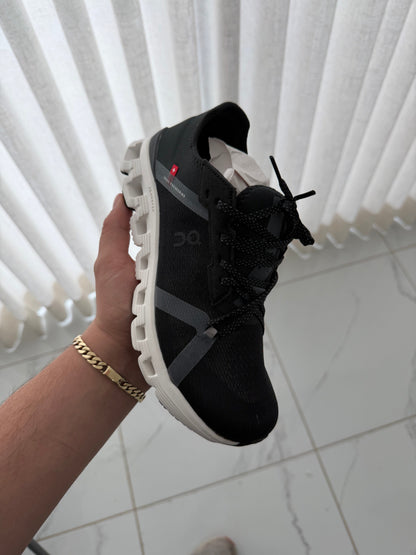 On cloud 6 negro