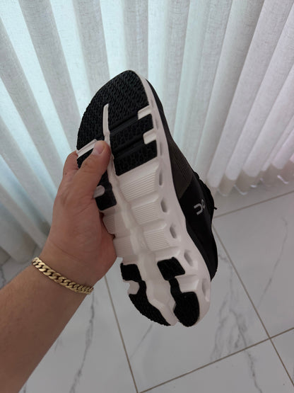 On 6 white and black