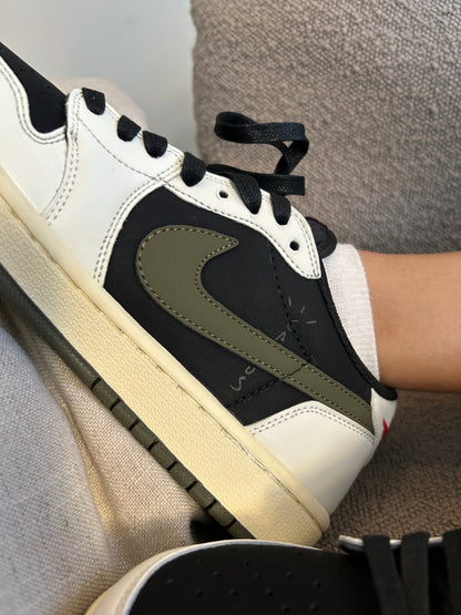 Jordan 1 Retro Low OG SP Travis Scott en verde oliva
