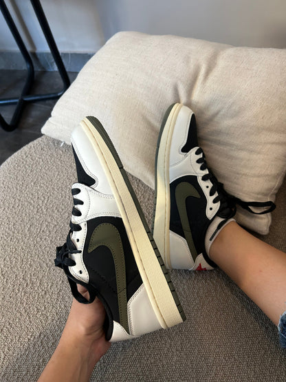 Jordan 1 Retro Low OG SP Travis Scott en verde oliva