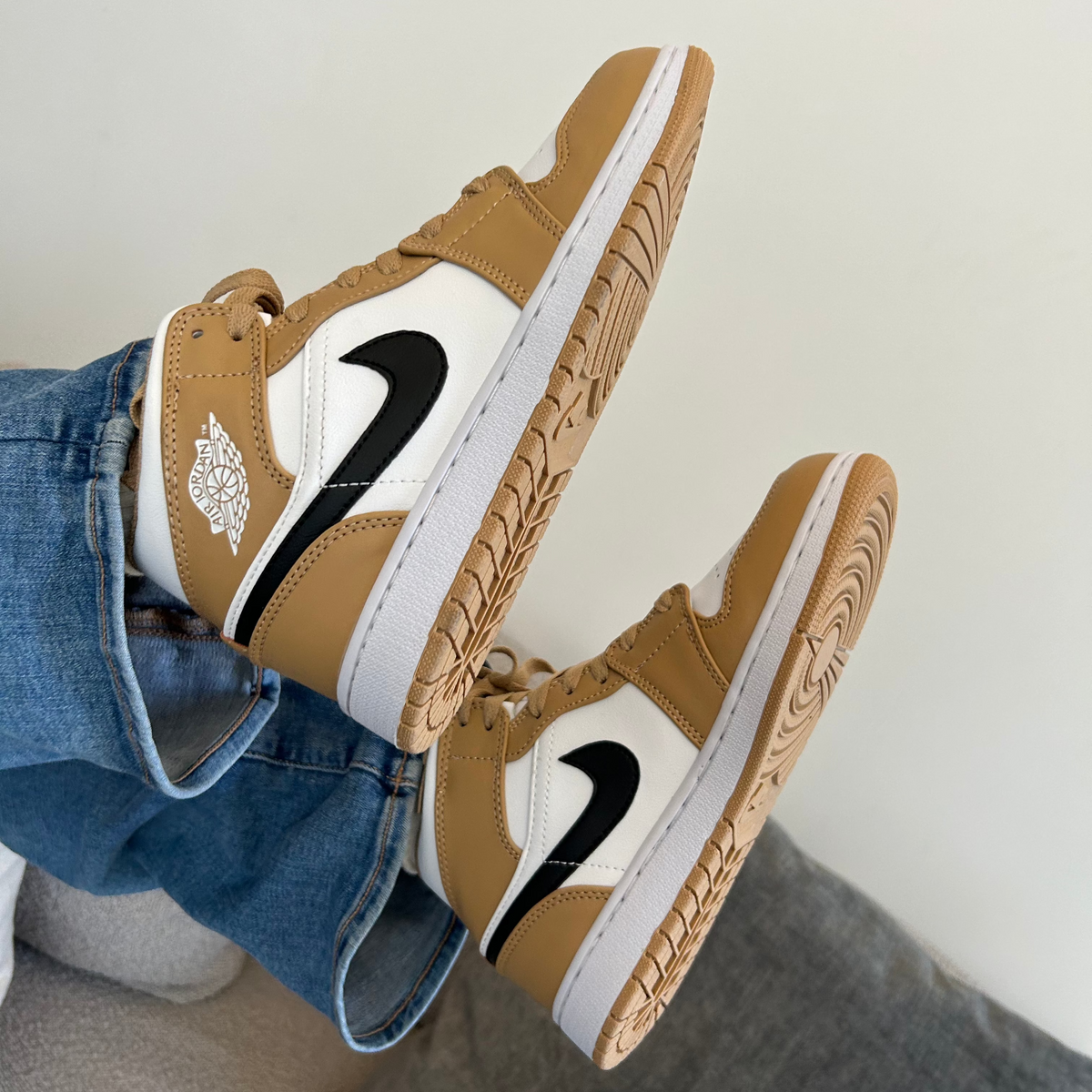 Nike Jordan High en dorado