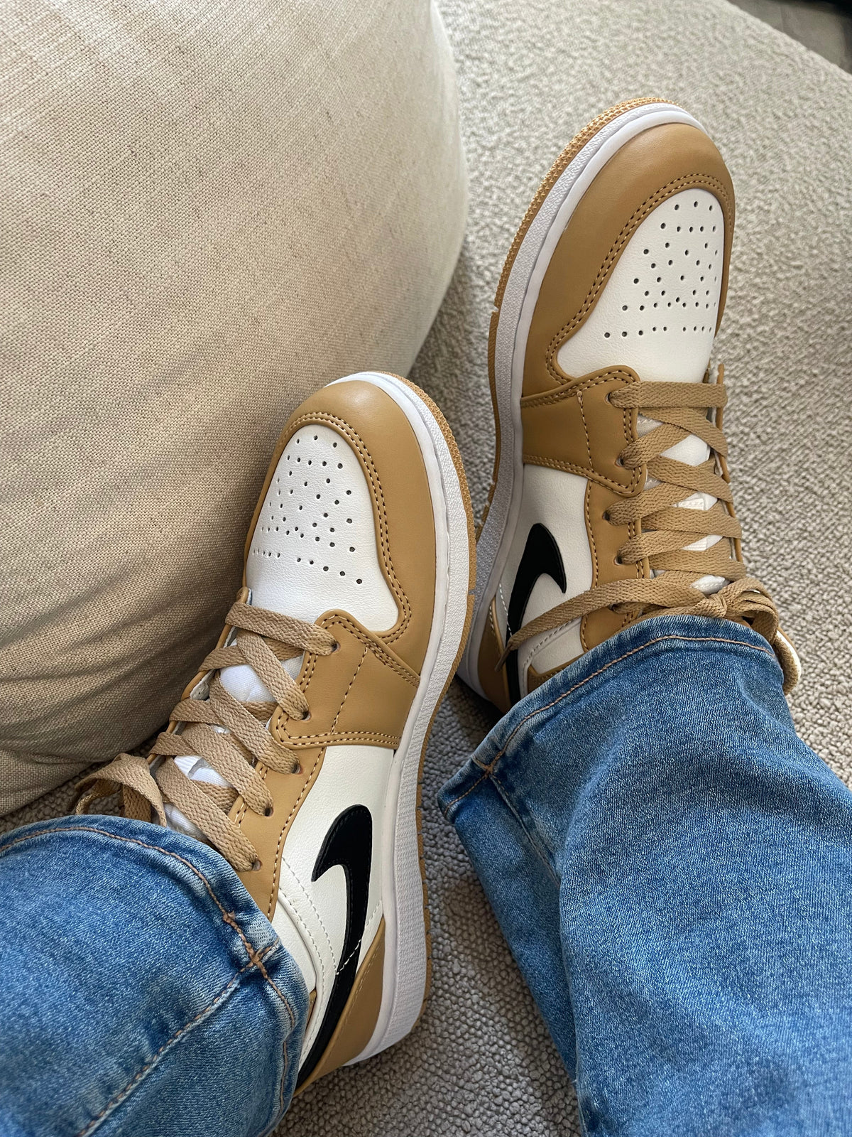 Nike Jordan High en dorado